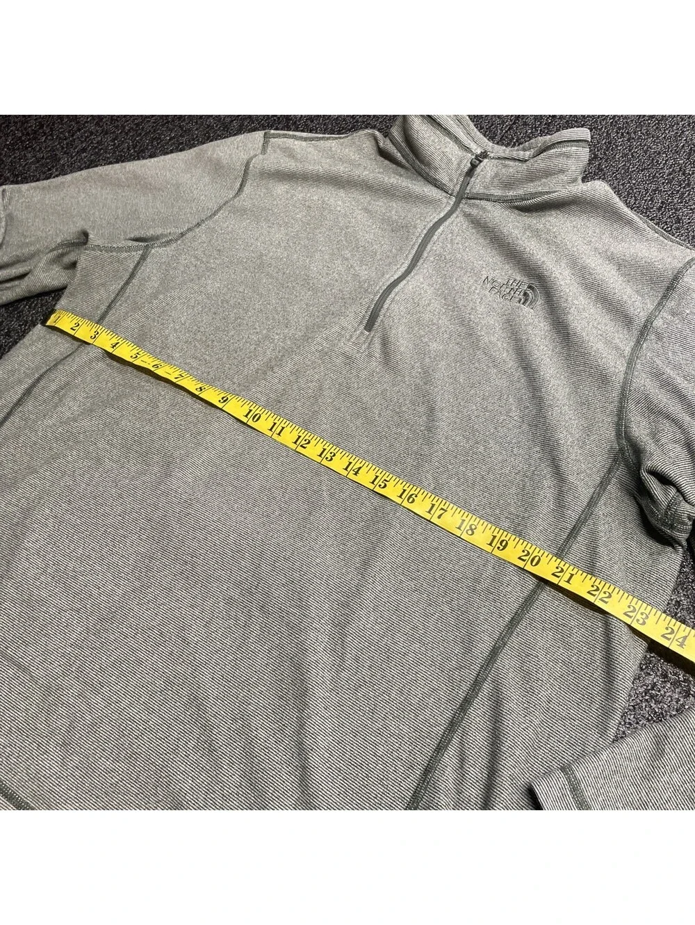 The North Face Light Weight Green Pull Over 1/4 Zip Fleece Jacket Men's Large
